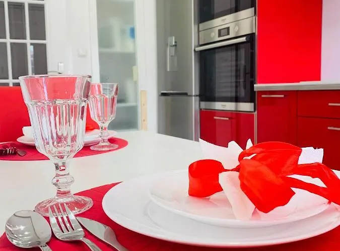 Rooms In Lisbon 3 Min From Metro Bela Vista