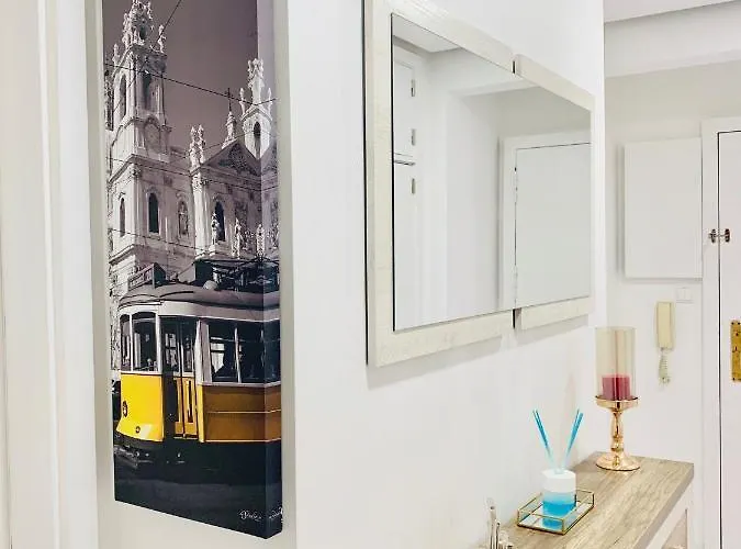 Entire apartment in Lisbon plus Car