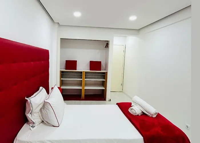 Entire apartment in Lisbon plus Car